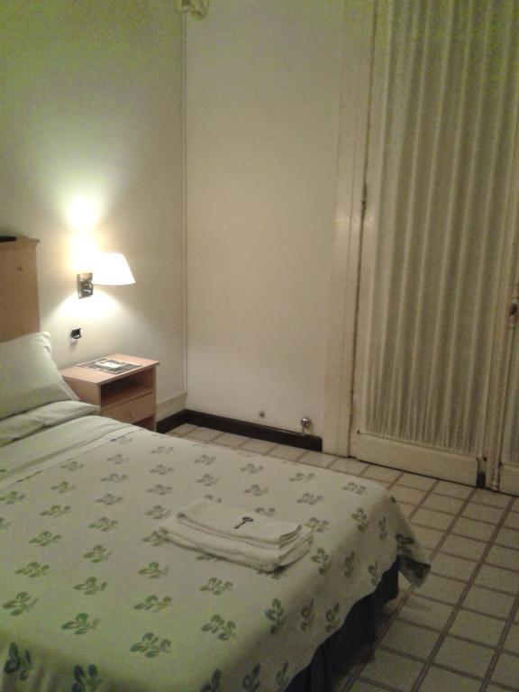Mari Plaza Hotel Buenos Aires Zewnętrze zdjęcie
