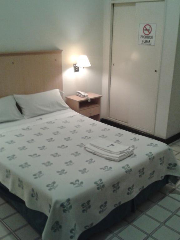 Mari Plaza Hotel Buenos Aires Zewnętrze zdjęcie
