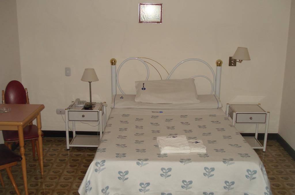 Mari Plaza Hotel Buenos Aires Zewnętrze zdjęcie