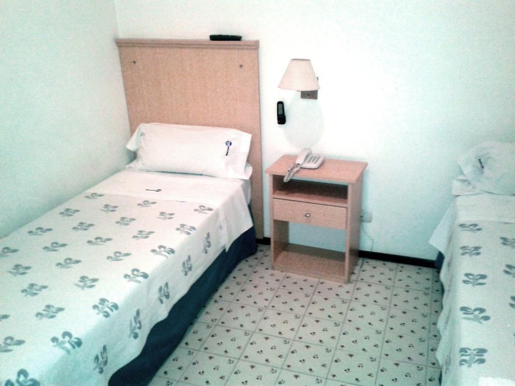 Mari Plaza Hotel Buenos Aires Zewnętrze zdjęcie